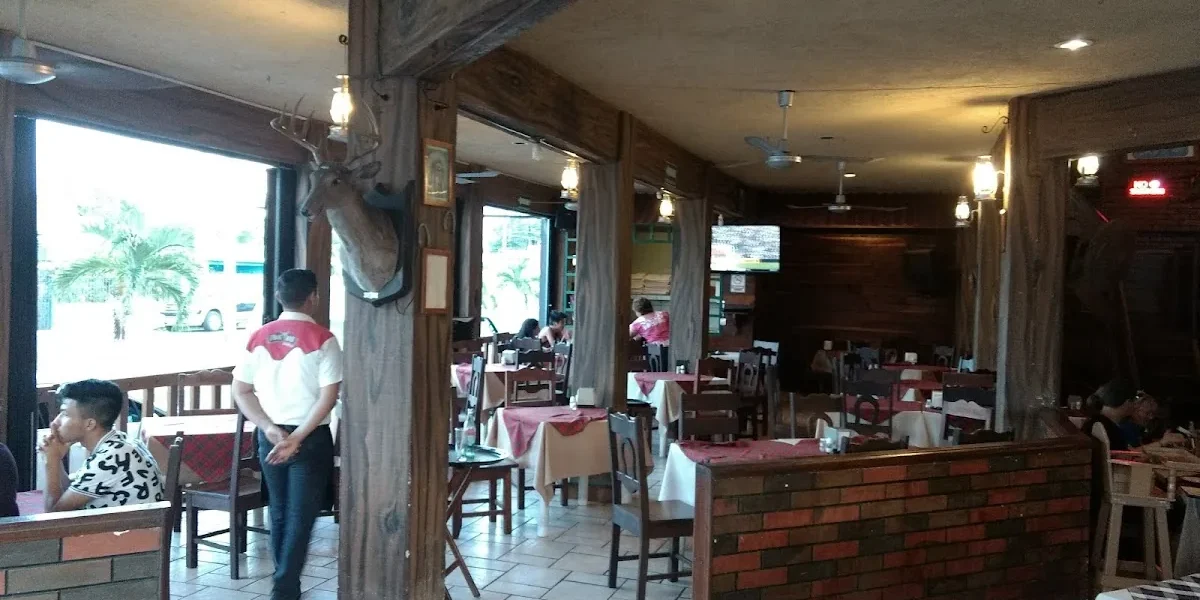 Forasteros Restaurant